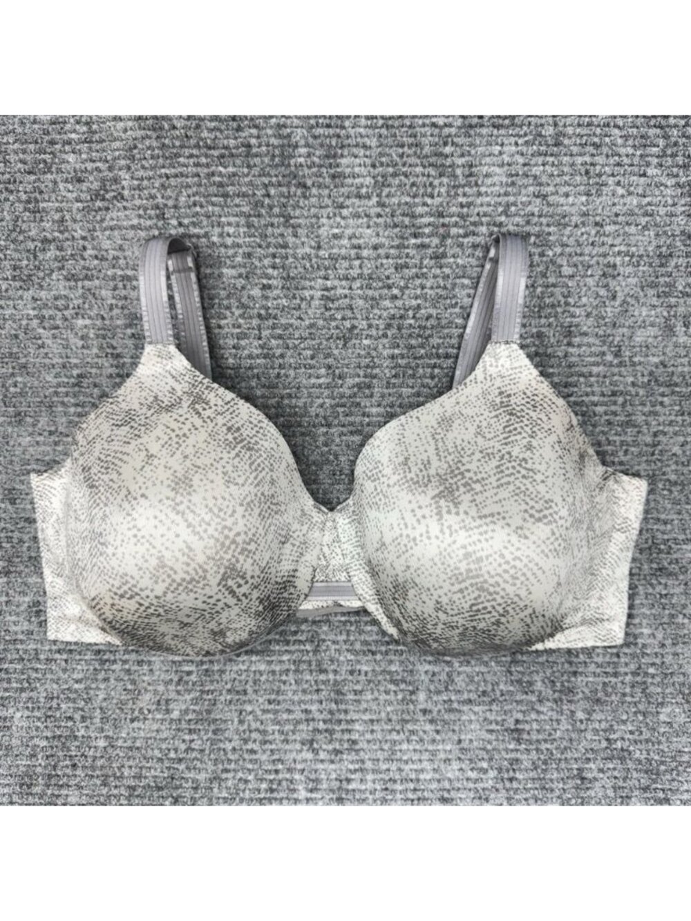 Bali Bra 40DD One Smooth U Concealing Underwire Satin Gray Snakeskin 3W11/3811